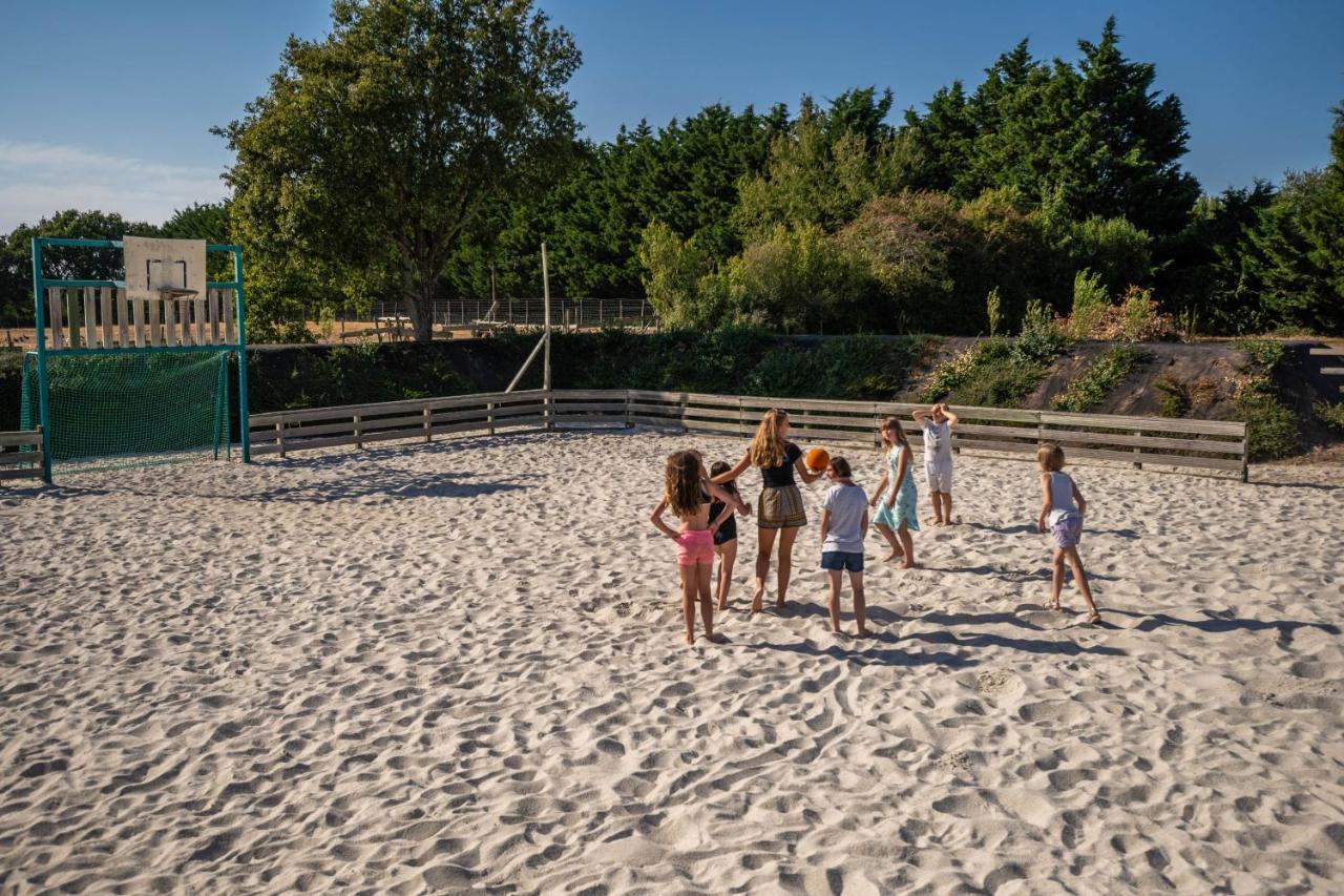 Camping Les Brillas Les Moutiers Exteriör bild