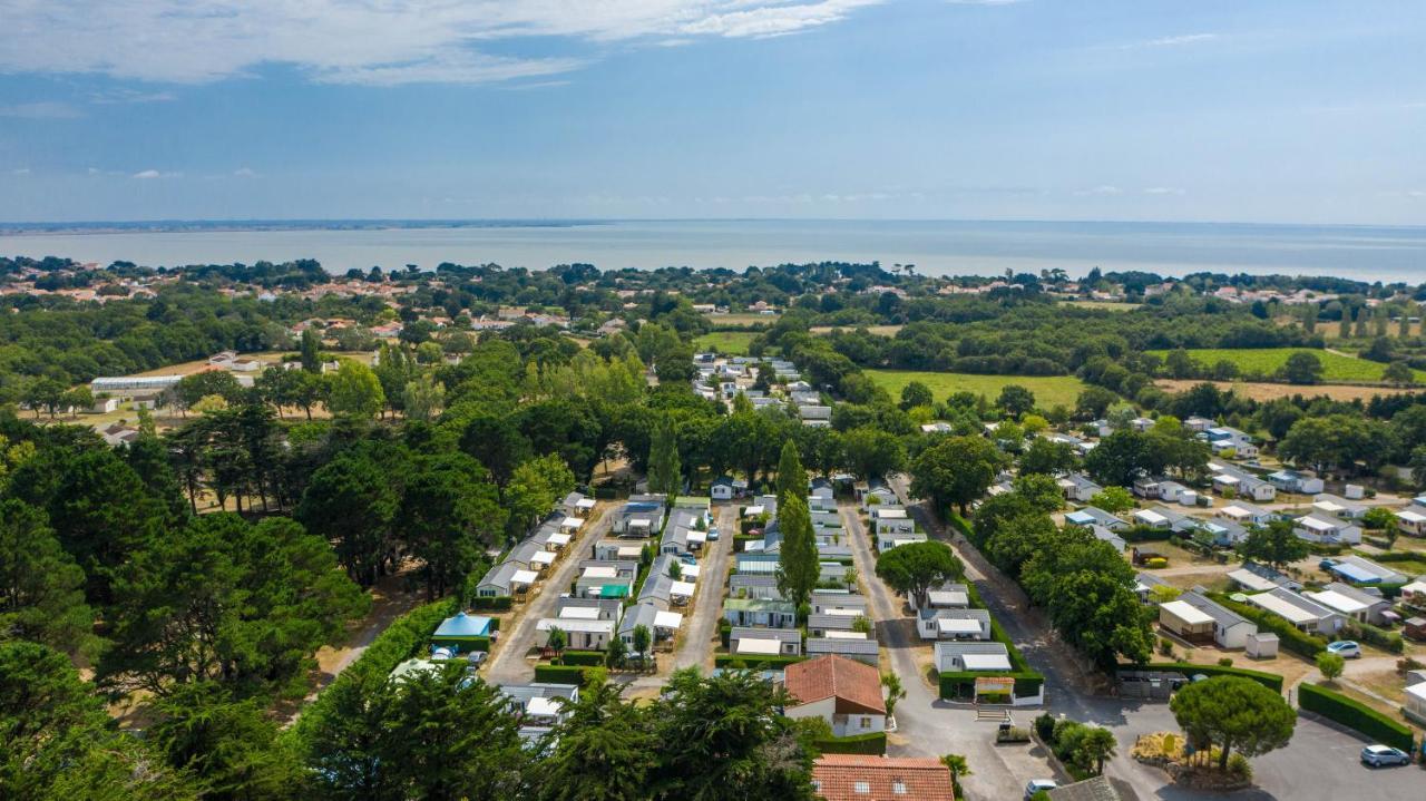 Camping Les Brillas Les Moutiers Exteriör bild
