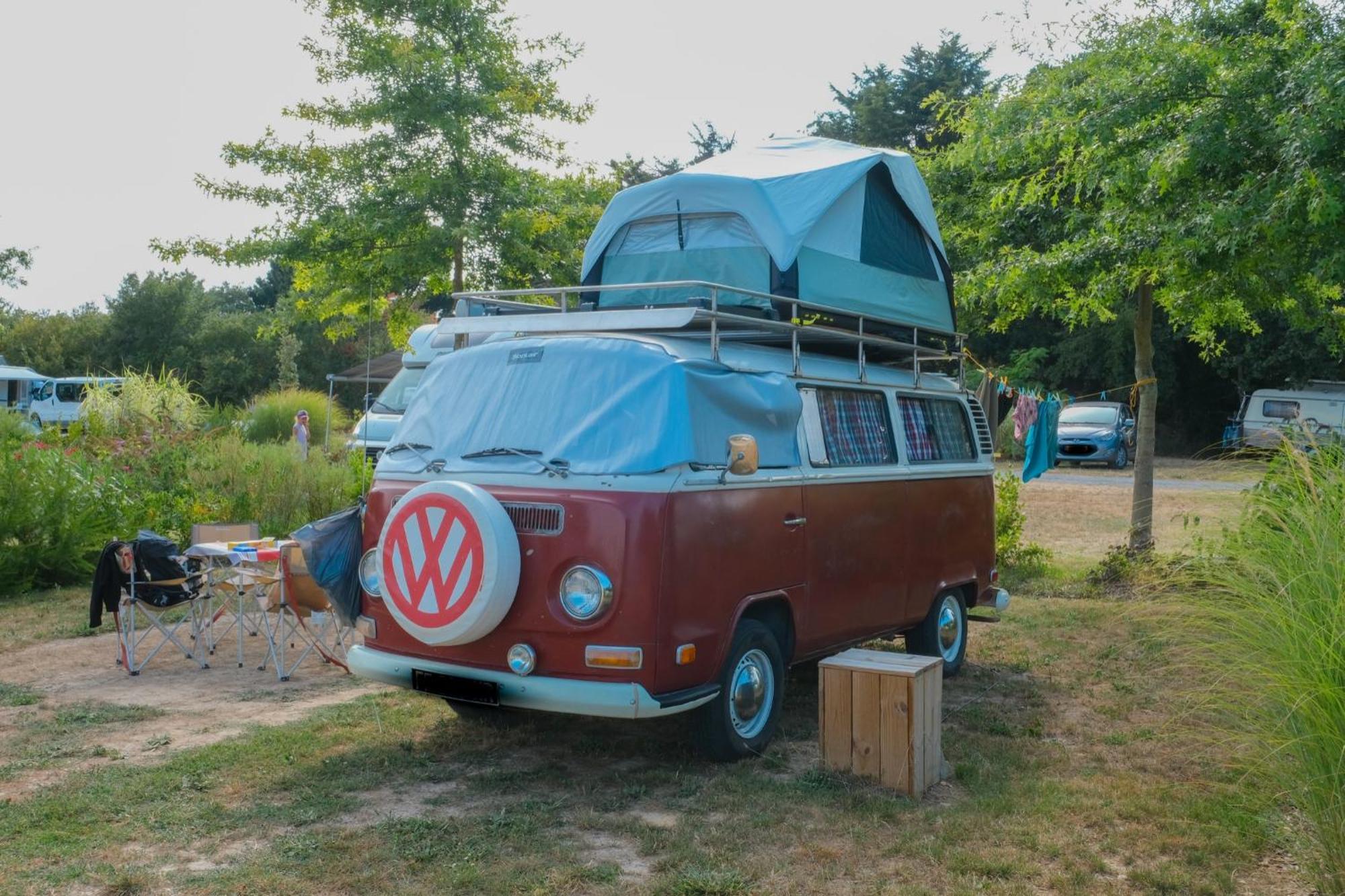 Camping Les Brillas Les Moutiers Exteriör bild