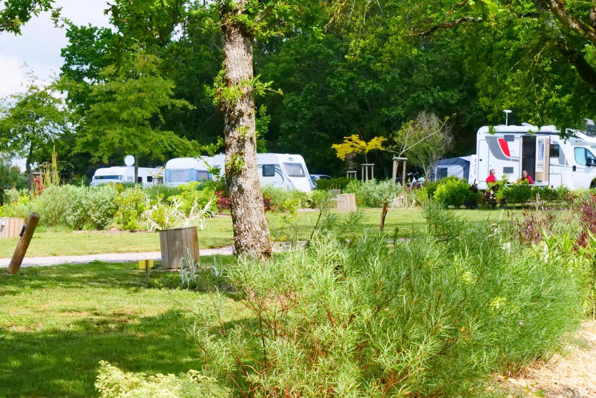 Camping Les Brillas Les Moutiers Exteriör bild